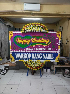Papan Bunga di Kampung Melayu