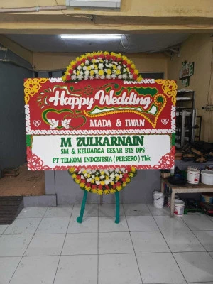Papan Bunga di Kampung Melayu